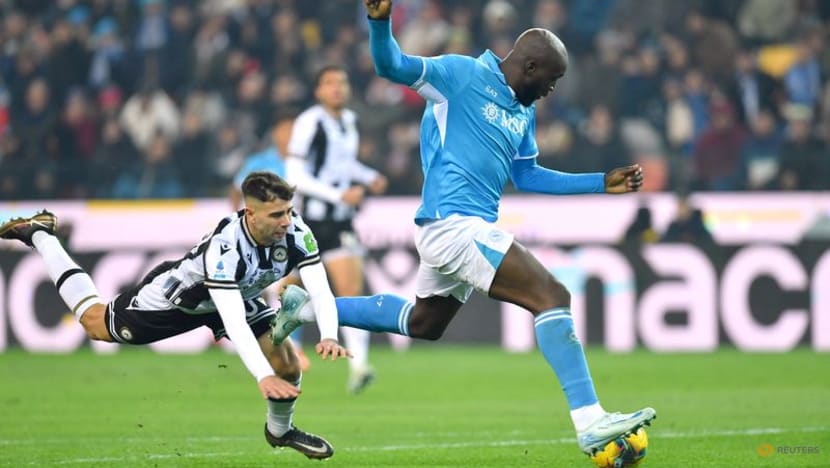 Title-chasing Napoli strike late to claim 3-1 comeback win at Udinese