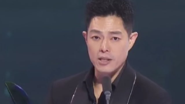 接连爆出私生活丑闻，张耀栋不再是新传媒艺人