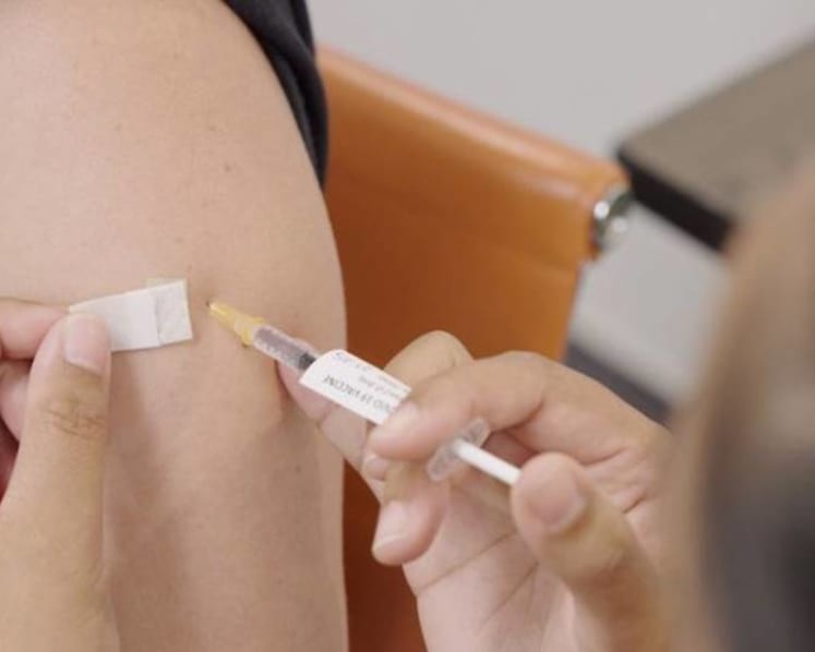 New Zealand opens 1st large COVID-19 vaccination clinic