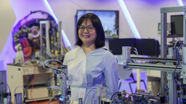 学生的“第二个看护者” 工教院讲师助学生找回学习热情
