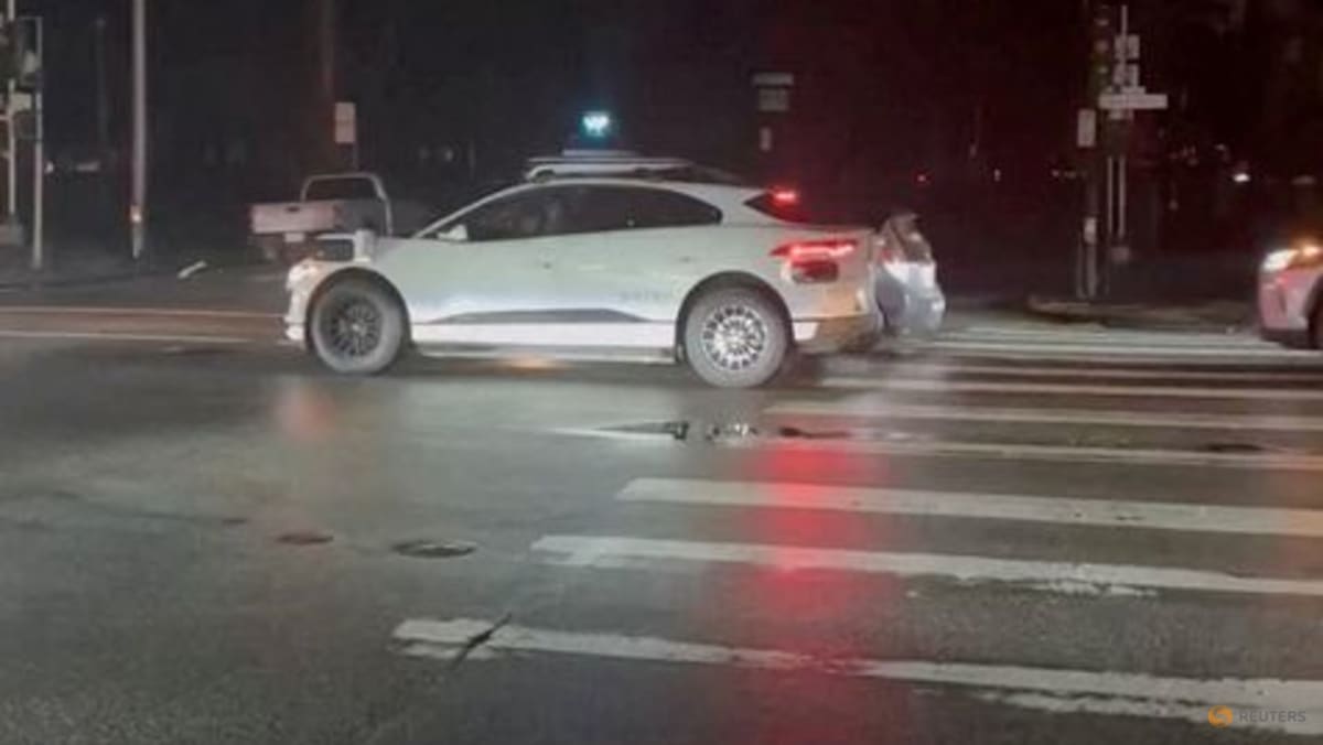 Waymo resumes San Francisco service after power outage pause