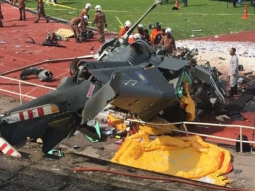 10 killed after 2 Malaysian military helicopters collide in mid-air