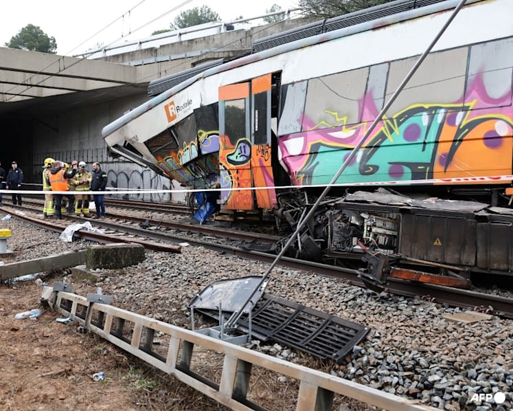 Railway safety questioned as Spain reels from twin train disasters