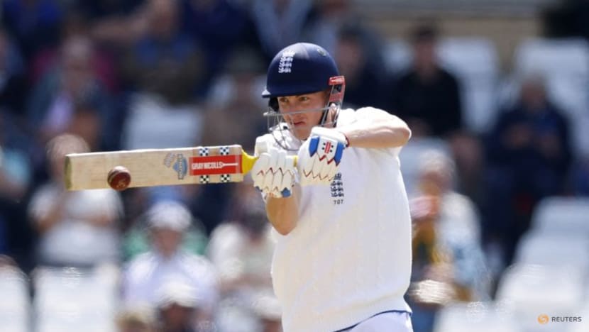 England dominate Zimbabwe after Bennett's record century