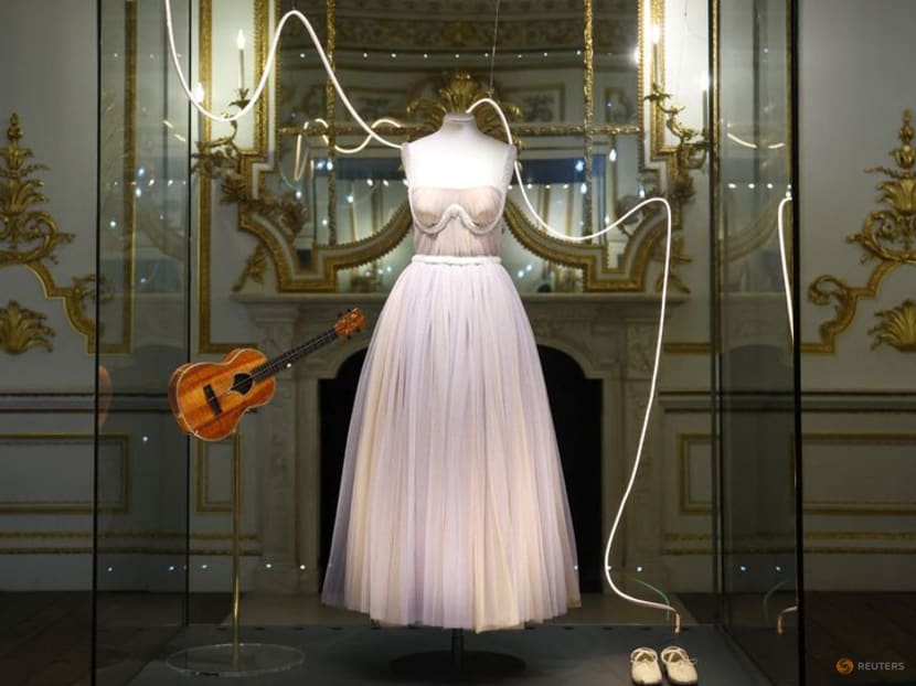 Taylor Swift lends personal items to UK's V&A for museum 'journey' Taylor Swift lends personal items to UK's V&A for museum 'journey'