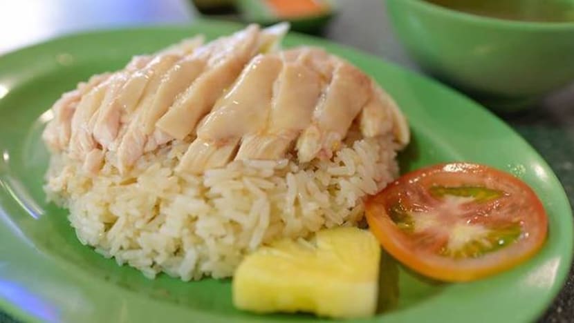 தாமதமாக 'chicken rice' வாங்கிய மனைவியை அறைந்த கணவர் கைது தாமதமாக 'chicken rice' வாங்கிய மனைவியை அறைந்த கணவர் கைது