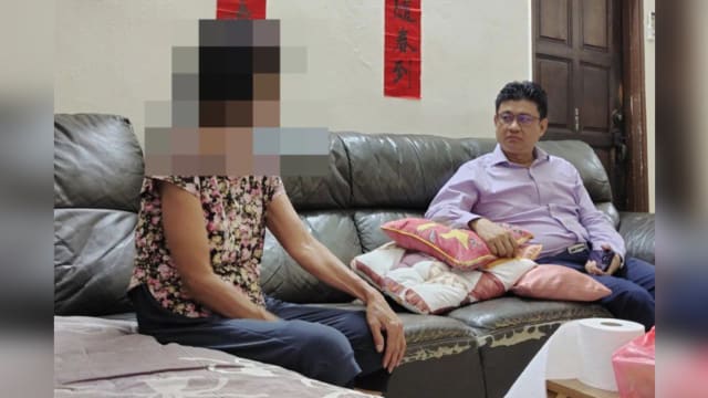 新山妇女菜市遇“迷魂党” 奉上逾2万金饰与现金