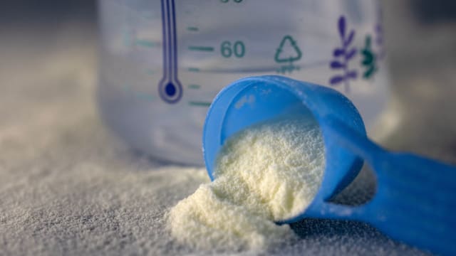 法国婴儿体内检出奶粉毒素 涉召回奶粉