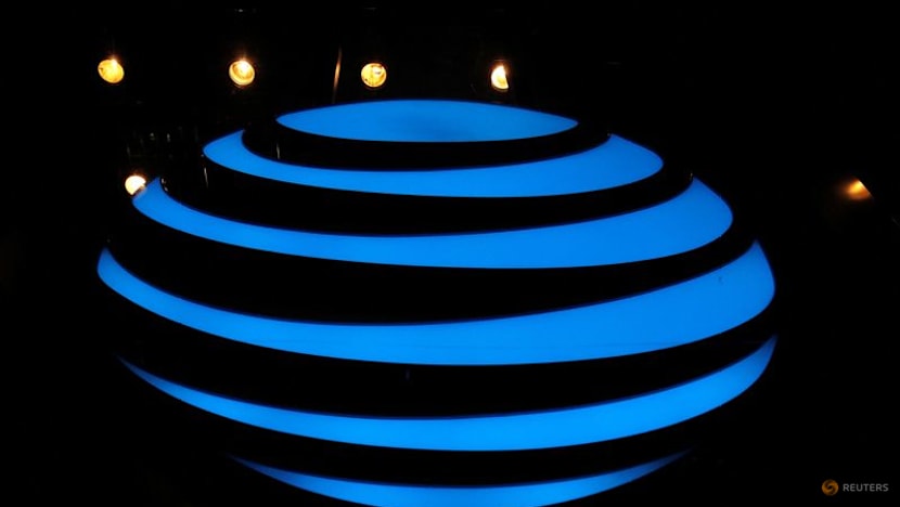 AT&T signs deal worth $2 billion to upgrade emergency cellular network