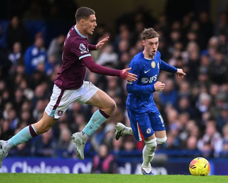 Ten-man Chelsea implode again in home draw with Burnley