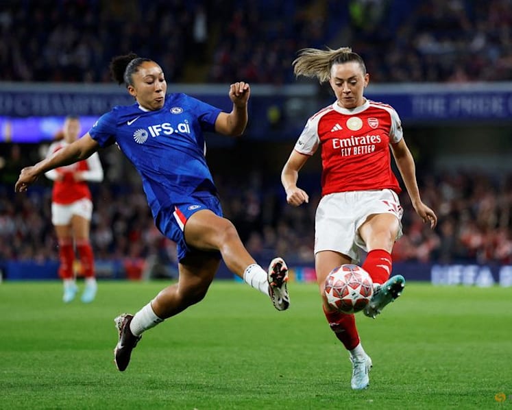 Arsenal into Women's Champions League semis after 3-2 aggregate win over Chelsea