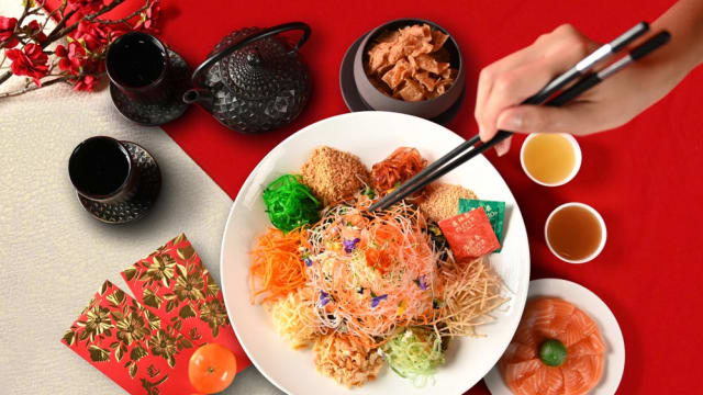 每周精选：捞鱼生吉祥话知多少？ 记者上街考大家！