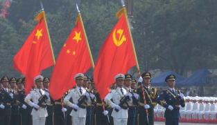 Ketika Para Raksasa Beradu 1 - Kebanggaan Dan Rasa Malu