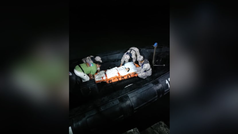Penumpang kapal dari Pulau Pinang ke Singapura diserang angin ahmar, dihantar ke Hospital Port Dickson Penumpang kapal dari Pulau Pinang ke Singapura diserang angin ahmar, dihantar ke Hospital Port Dickson