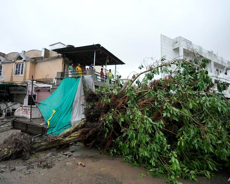 Thousands in western India relief camps start returning home as Cyclone Biparjoy recedes