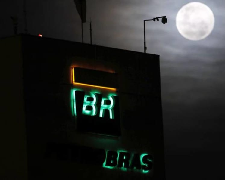 Raizen, Ultrapar among likely bidders for Petrobras refinery in Parana: Sources