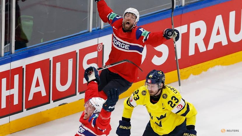 Ice hockey-Norway stun Sweden after 15 years to boost playoff hopes at World Championship