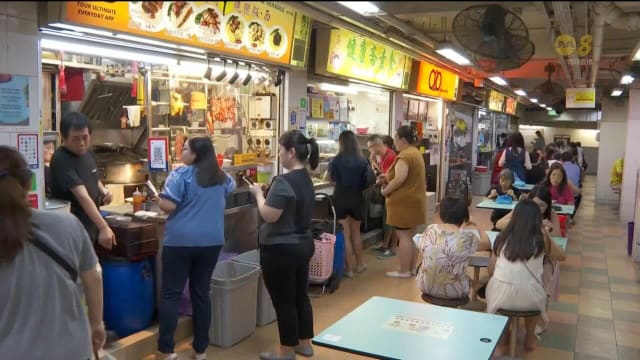 高价竞标勿洛熟食中心摊位 4500多元创中心最高纪录