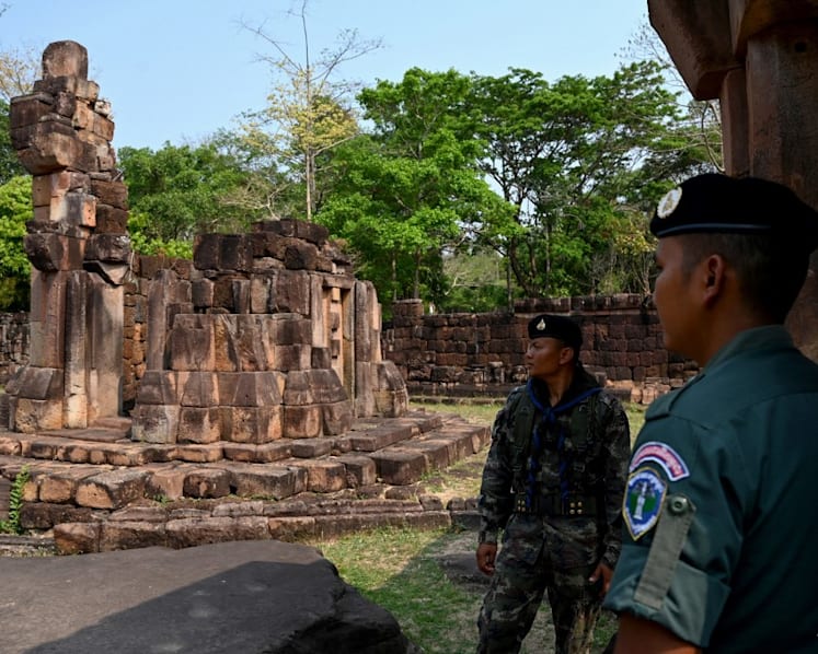 Thai, Cambodian army chiefs to meet over border clash