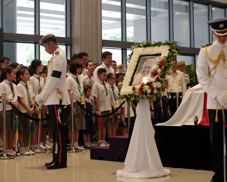 Young and old bid goodbye to S R Nathan