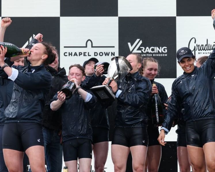 Rowing-Cambridge win men's boat race, Oxford end wait for women's victory