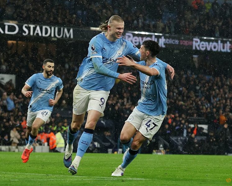 Title up for grabs as Man City and Arsenal prepare for crunch clash