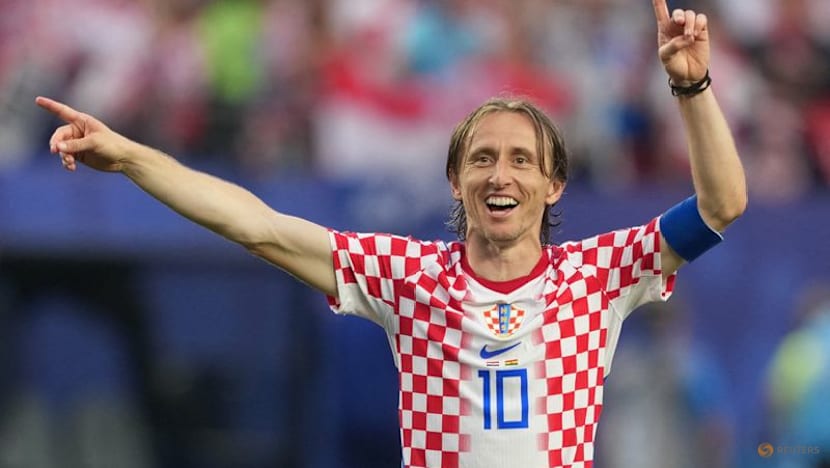 Croatia coach hits back at doubters, lauds evergreen Modric