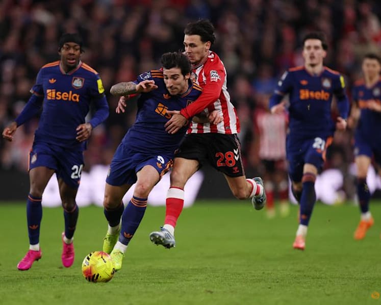Sunderland earn 1-0 win over Newcastle thanks to Woltemade own goal