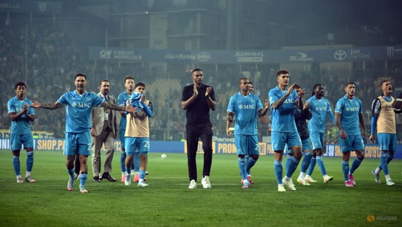 Napoli hold edge in Serie A's grand finale Napoli hold edge in Serie A's grand finale