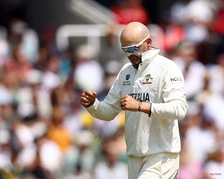 South Africa in peril as Australia take three wickets in Sunday's opening session