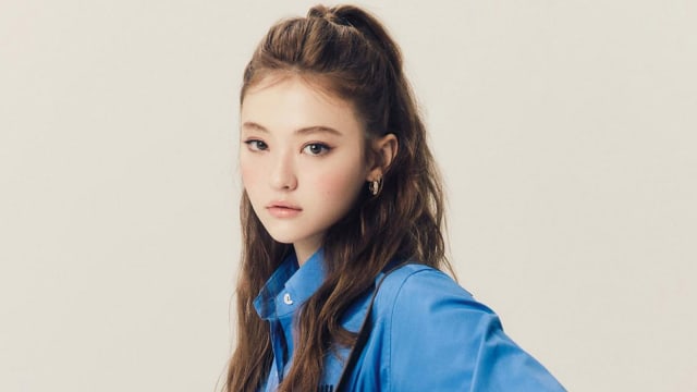 16岁MEOVV忙内Ella获MIU MIU青睐！“小Jennie”时尚魅力挡不住