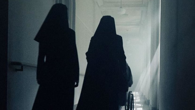 Bikin merinding! Song Hye-kyo jadi biarawati pembasmi setan di The Priests 2: Dark Nuns Bikin merinding! Song Hye-kyo jadi biarawati pembasmi setan di The Priests 2: Dark Nuns