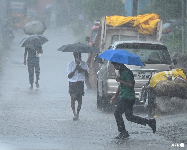 India evacuates tens of thousands as cyclone Montha gains strength