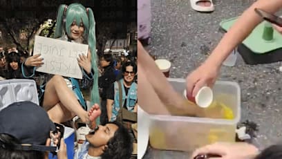 Cosplayers Sell “Foot-Soaked Lemon Tea” Outside Anime Event For S$10 A Cup — And People Were Queuing To Buy
