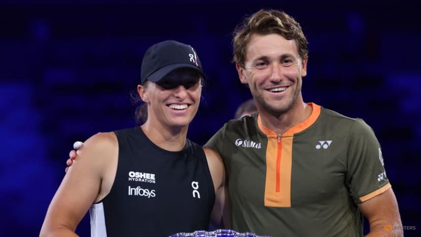 Errani, Vavassori fight back to retain US Open mixed doubles crown