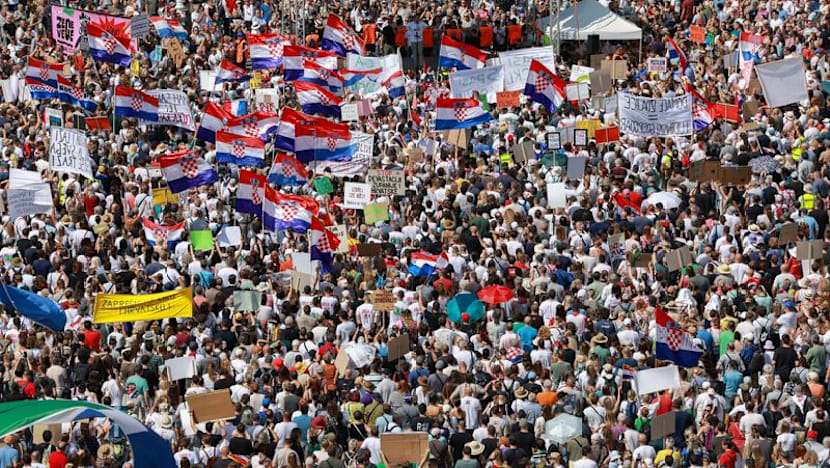 Tens of thousands rally in Zagreb over Croatia waste cleanup delays