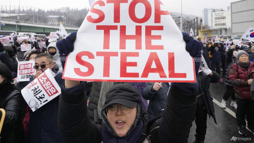 Chief of South Korea's presidential security defies Yoon arrest bid as deadline looms Chief of South Korea's presidential security defies Yoon arrest bid as deadline looms
