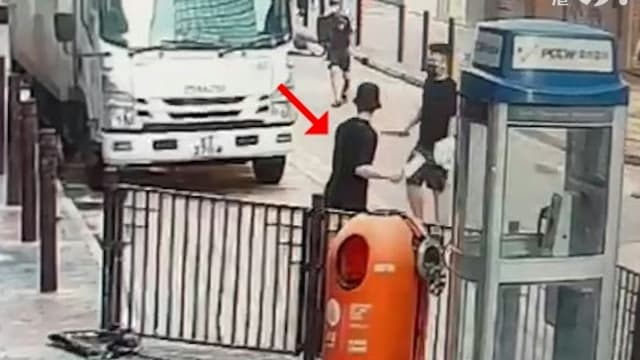 香港旺角九男街头持砖挥刀 两越南男子被捕