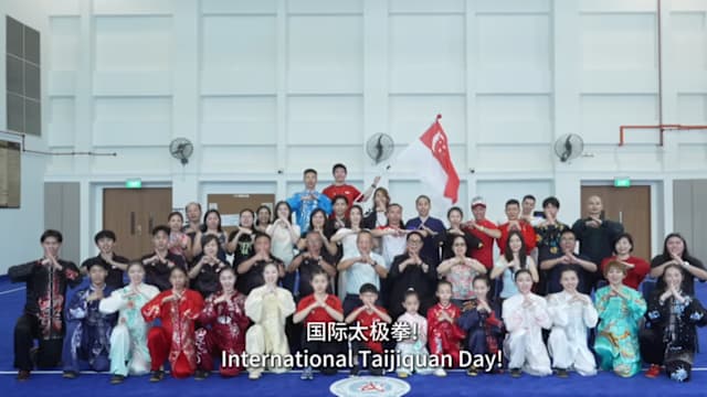 亲访新加坡武术龙狮总会 李连杰与国家队选手交流