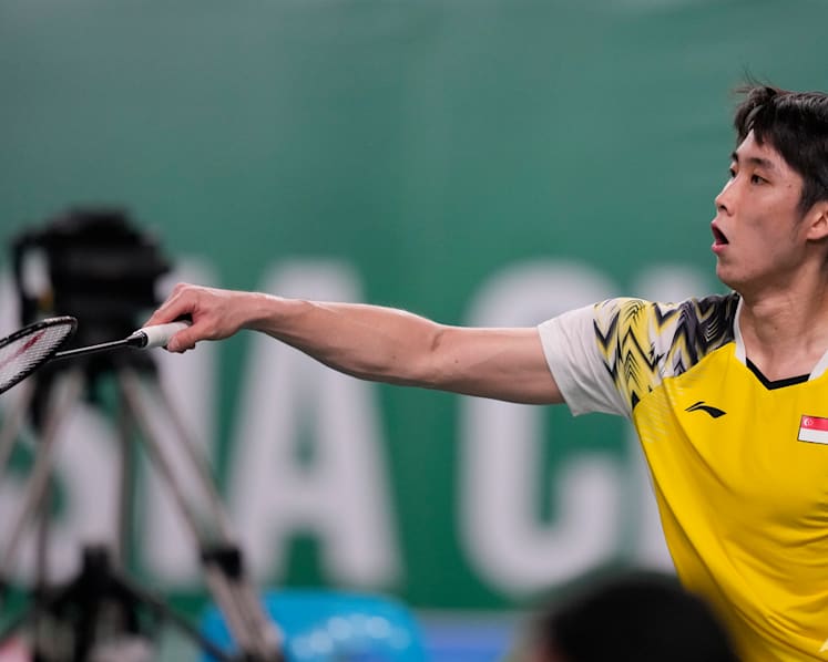 Singapore's Loh Kean Yew beats Hong Kong's Angus Ng, advances to World Championships quarter-finals
