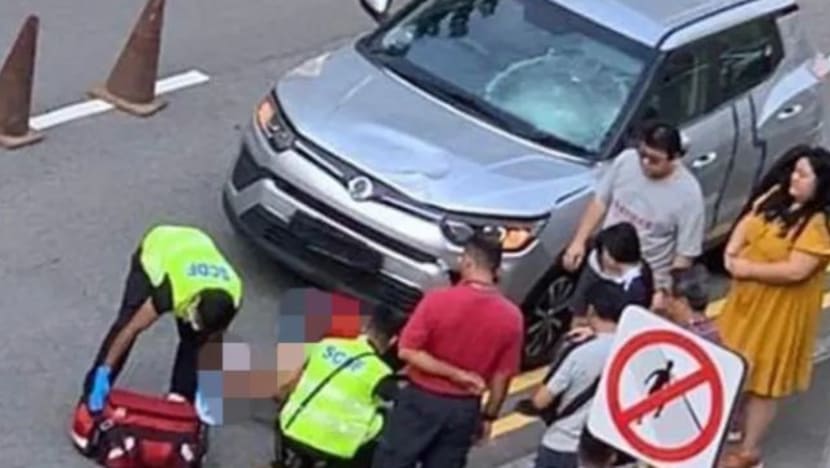 Pengayuh basikal berusia 14 tahun dikejarkan ke hospital susuli nahas dengan kereta di Toa Payoh Pengayuh basikal berusia 14 tahun dikejarkan ke hospital susuli nahas dengan kereta di Toa Payoh