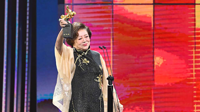 【金马62】“国民阿嫲”陈淑芳荣获“终身成就奖”！