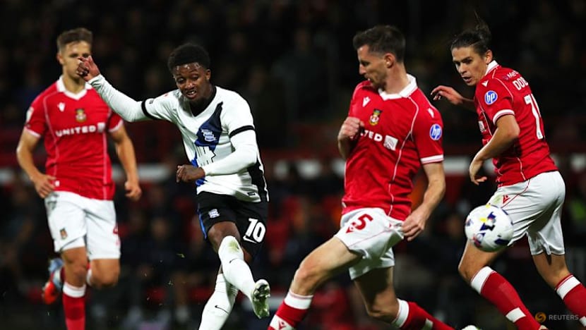 Wrexham and Birmingham share spoils in Hollywood derby