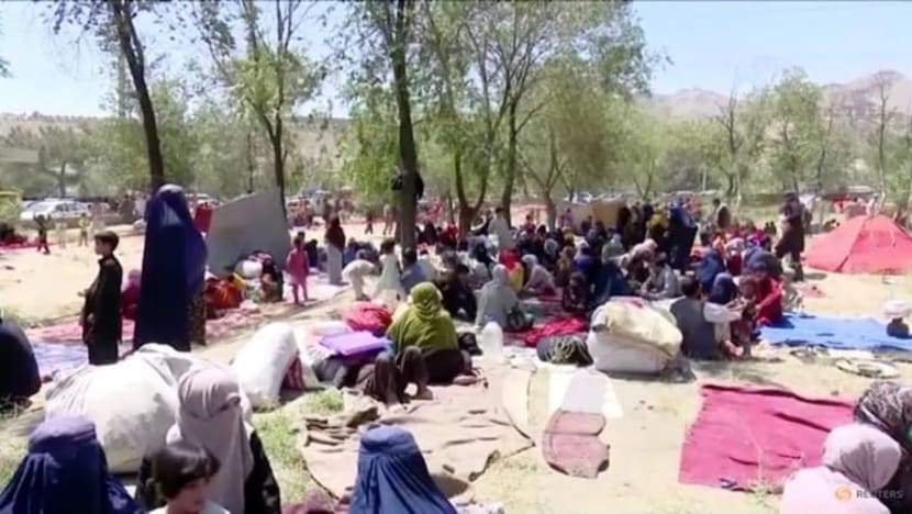 Ratusan keluarga yang hilang tempat tinggal rayu makanan & tempat berteduh di Kabul