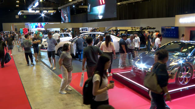 新加坡车展访客人数增25% 公众对电动车更感兴趣