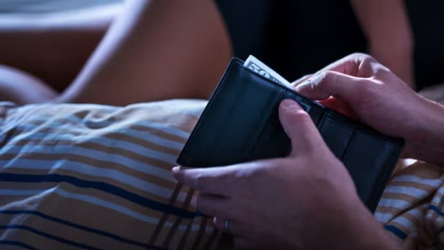 与“甜心宝贝”胡搞还偷拍 男子被判入狱