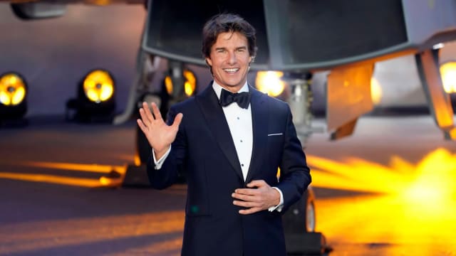 Tom Cruise 获奥斯卡“终身成就奖”，入行44年终于抱回首座小金人！
