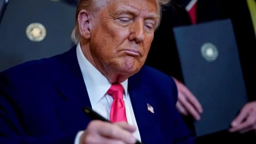Perubahan haluan mengejutkan, Trump cabut beberapa tarif, menekan China lebih keras Perubahan haluan mengejutkan, Trump cabut beberapa tarif, menekan China lebih keras