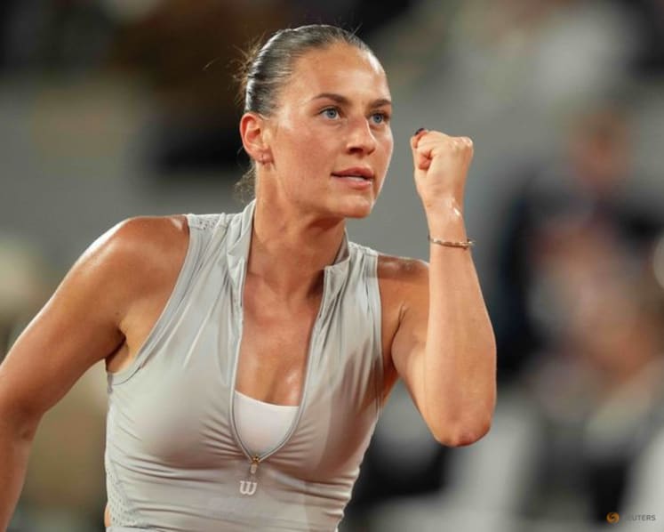 Kostyuk comes out on top in all-Ukrainian match to reach last four in Paris
