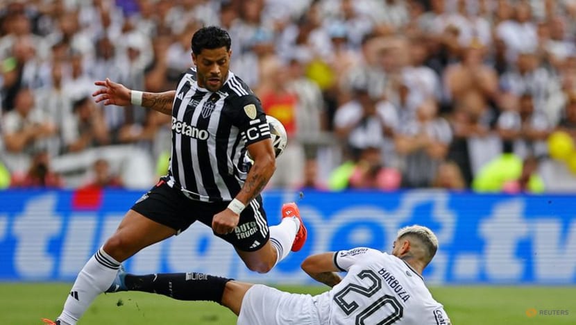 10-man Botafogo beat Atletico Mineiro 3-1 to win first Copa Libertadores title